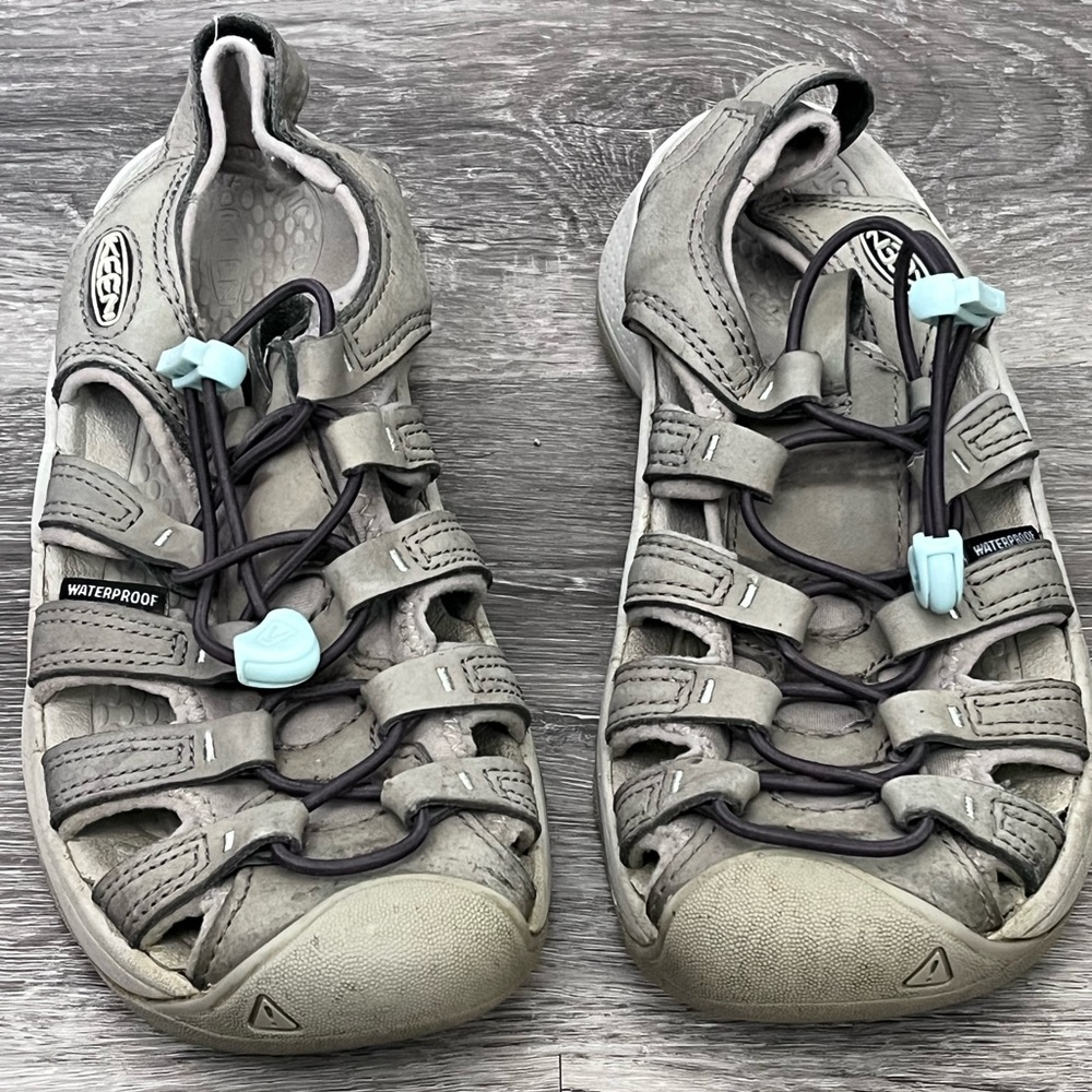 Keen Waterproof Sandals with Blue Accents 6.5